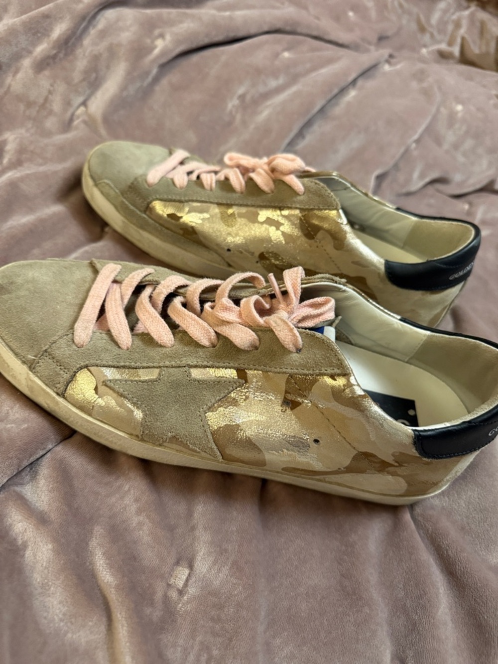 Golden Goose Super-Star Beige Camo Sneakers with Pink Laces - Picture 4 of 7